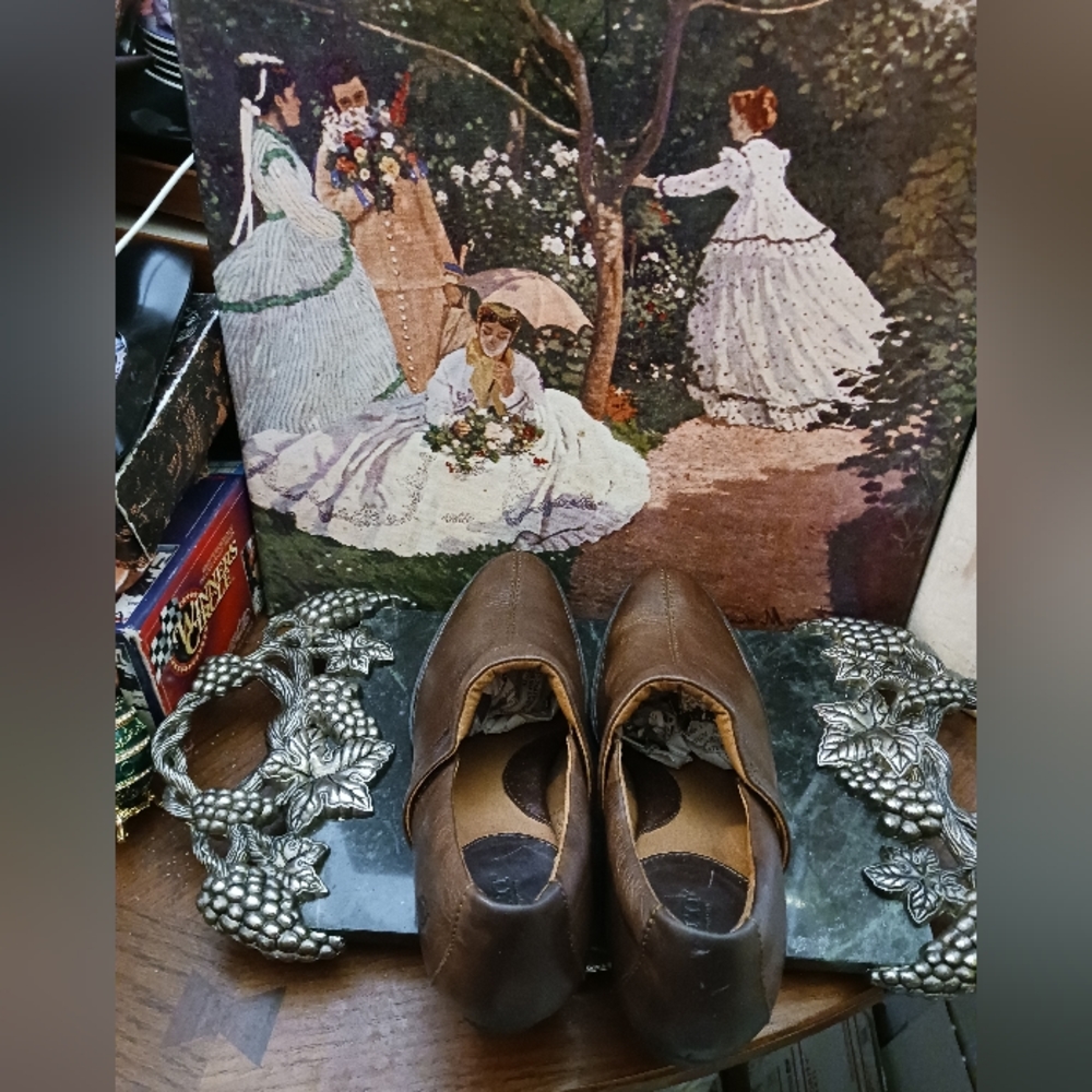 👢Born Handcrafted Shoes size 9 Women Leather Slip On Shoes. NICE GIFT 🎁 - Picture 5 of 13